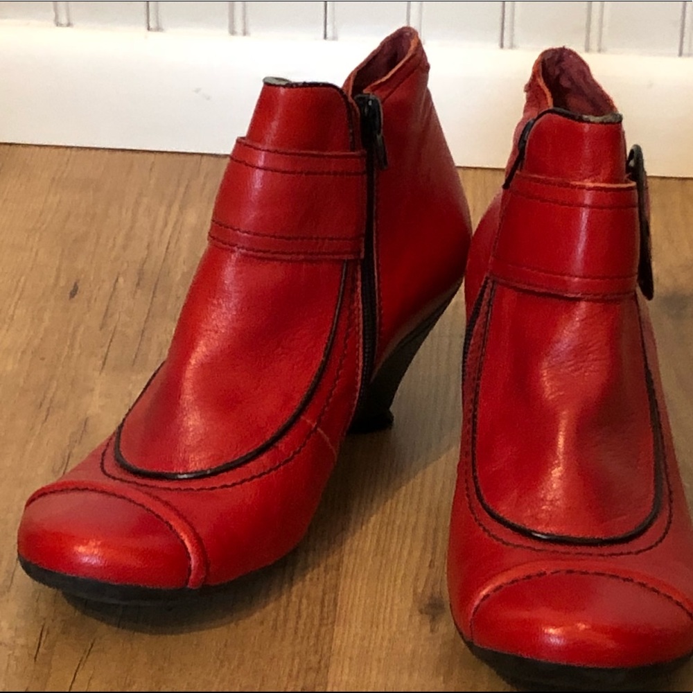 Gorgeous Fly London Red Low Heel Boots